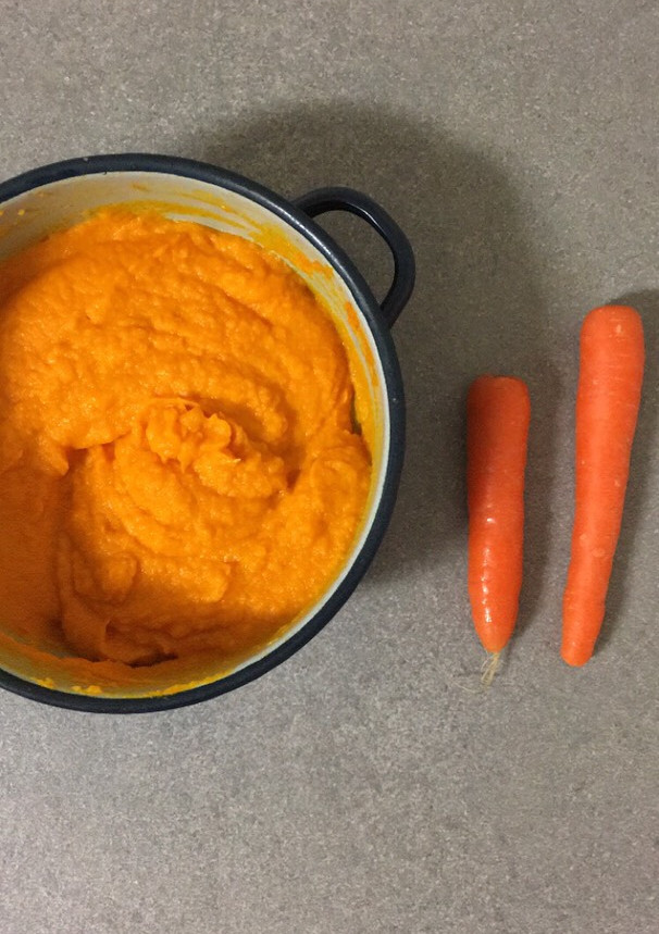 Una foto de Puré de zanahorias muy fácil con toque de coco!
