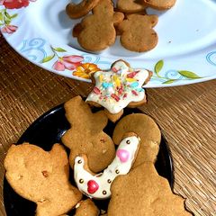 A picture of Nutty Wheat Gud cookies.