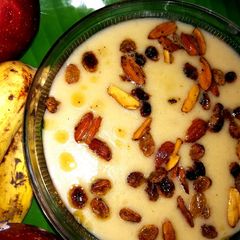 A picture of Rava(sooji) payasam with coconut milk.