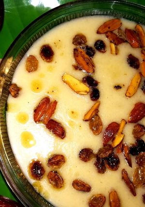 A picture of Rava(sooji) payasam with coconut milk.