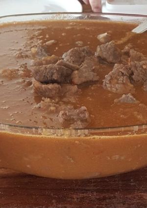 Una foto de Carne en salsa