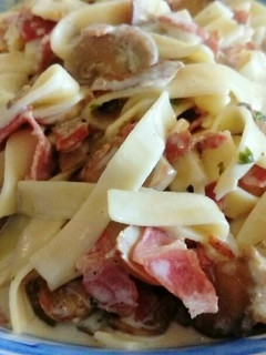 Una foto de Nidos de pasta, a la carbonara