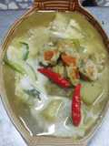 แกงเขียวหวานลูกชิ้นไก่สับไข่เค็ม