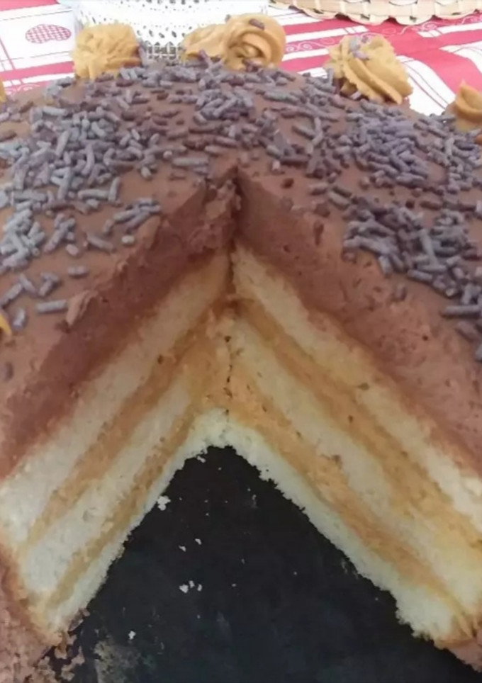 Una foto de Tarta de dulce de leche y ganaché de chocolate