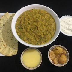 A picture of Masala Khichda.