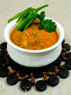 આલુ-મટર કોરમા રેસીપી મુખ્ય ફોટો