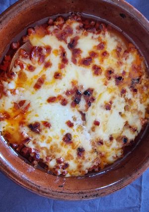Foto principal de Queso Provologne al horno con tomate y chorizo