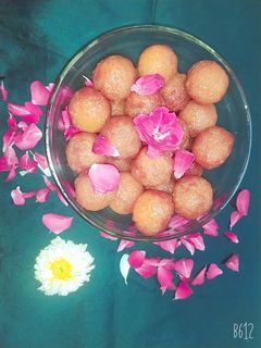 ગુલાબ જાંબુ(gulab jambu recipe in Gujarati) રેસીપી મુખ્ય ફોટો