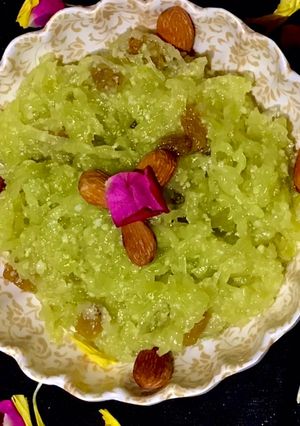A picture of Dudhi Halwa.