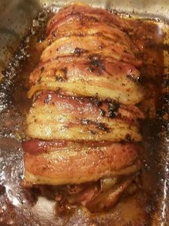 Una foto de Rollo de carne de res molida relleno de jamón y queso