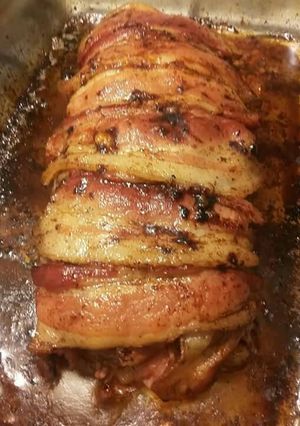 Una foto de Rollo de carne de res molida relleno de jamón y queso