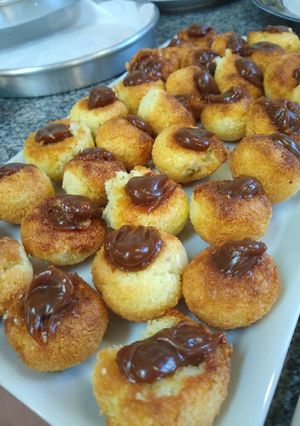 Una foto de Coquitos con dulce de leche