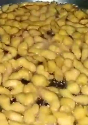A picture of Ramazan Special bhaliyain or pakorian.