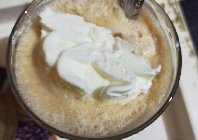 Steps to Prepare Super Quick Homemade Cold coffe with icecream