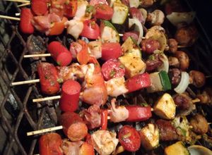 Una foto de Anticuchos a la parrilla