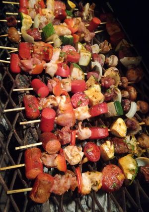 Una foto de Anticuchos a la parrilla