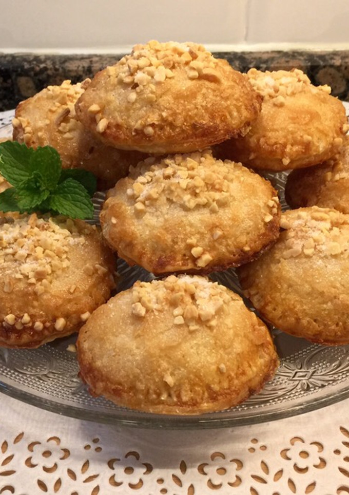 Una foto de Delicias de hojaldre rellenas de cabello de ángel y canela, sin gluten, sin lactosa
