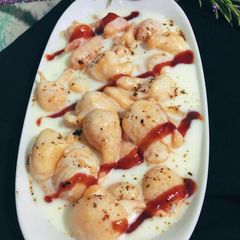 A picture of Dahi Phulkiya.