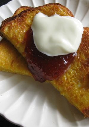 A picture of Oven-baked Brioche French Toast.