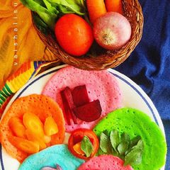 A picture of Veggie Rainbow Uttapam.