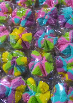 Foto resep Bolu kukus mekrok (rainbow)