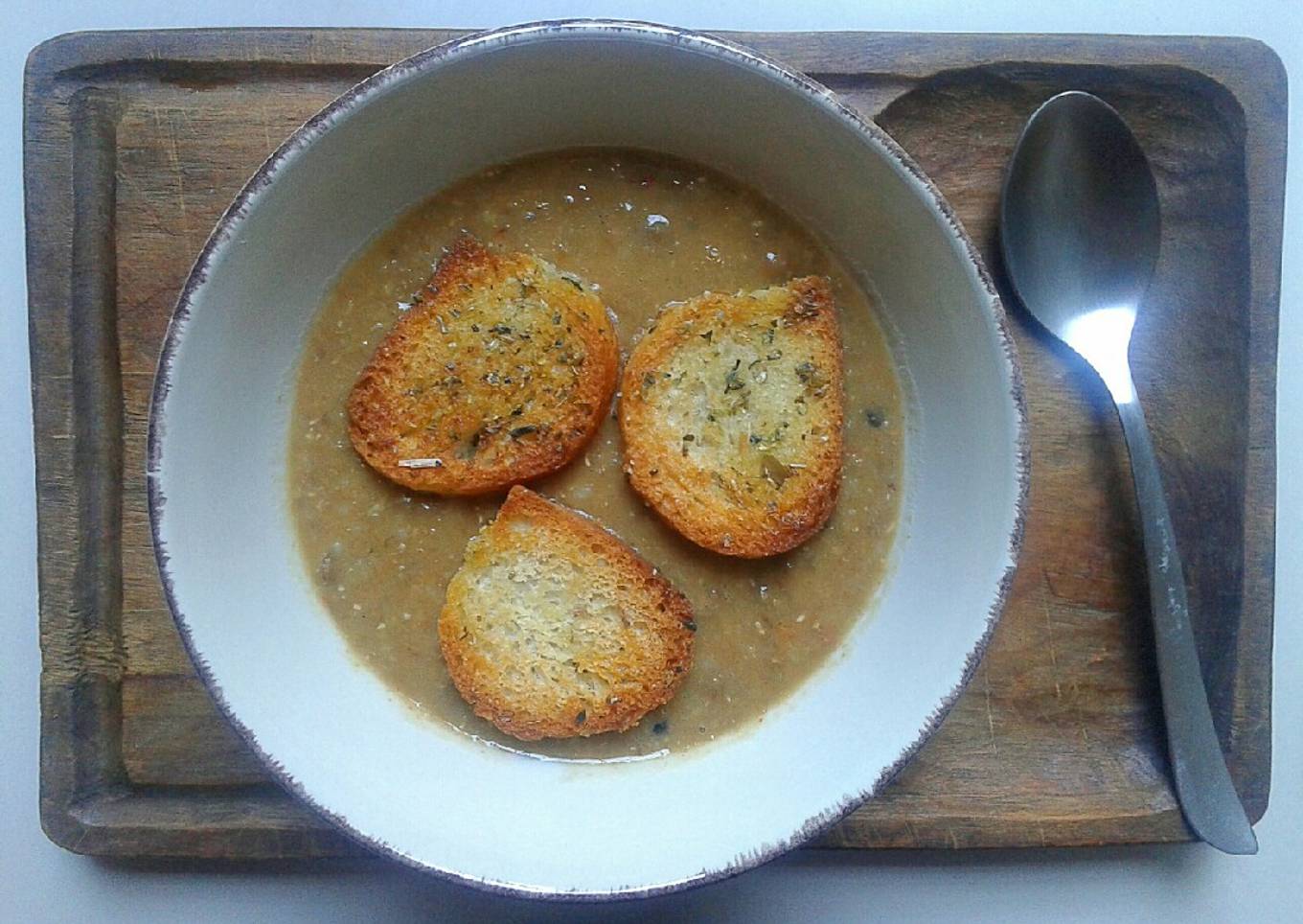 Crema de Lentejas con Pancito Tostado