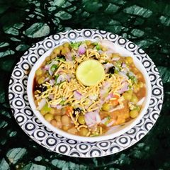 A picture of Aloo Tikki Masala Chaat.
