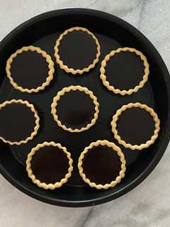 A picture of Mimi's Tiny Chocolate Tarts.