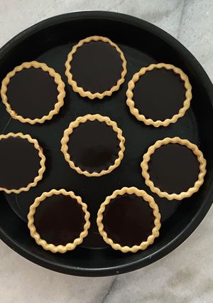 A picture of Mimi's Tiny Chocolate Tarts.
