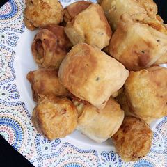 A picture of Potato samosa roll.