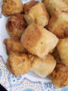 A picture of Potato samosa roll.
