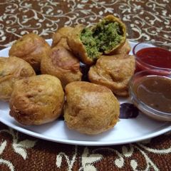 A picture of Peas bonda (mutter vada).