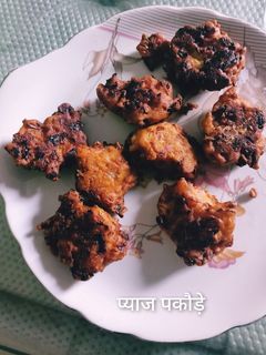 प्याज़ पकौड़े (pyaz pakode recipe in Hindi) रेसिपी मुख्य फोटो