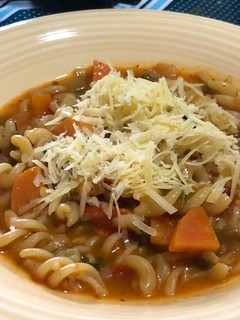 Una foto de One POT (guiso de fideos y verduras)