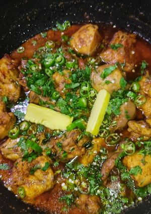 A picture of Chicken Makhni Karahi 😋.