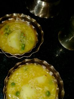 গোবিন্দ ভোগ আর মুগডালের পাতলা নিরামিষ খিচুড়ি (gobindobhog mugdaler niramish khichuri recipe) রেসিপির প্রধান ছবি