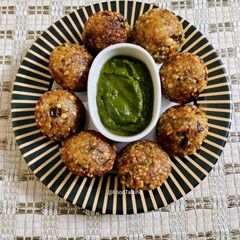A picture of Sago Appe/Sabudana Vada.