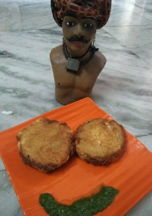 A picture of Bread Pakoda.