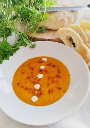Zdjęcie przepisu Krem z dyni|puder z szynki szwarcwaldzkiej|oliwa pietruszkowa.