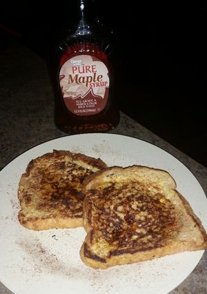 A picture of French Toast.