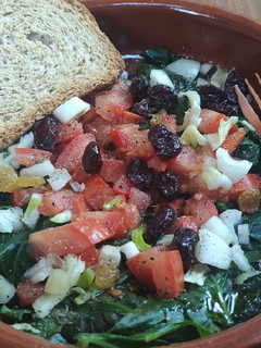 Una foto de Ensalada templada de espinacas