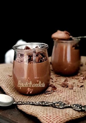 Une photo de Creme au chocolat vegan et express