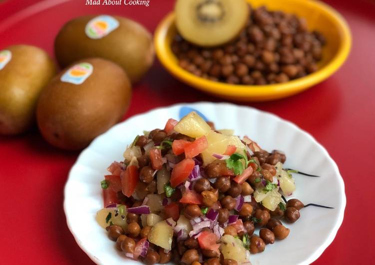 How to Prepare Perfect Healthy Kiwi Kala Chana Chaat (Black Chickpea Salad) – Weight Loss Recipe