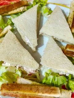 Φωτογραφία της συνταγής Τοστ με τυρί κρέμα, στήθος κοτόπουλο και μπέικον