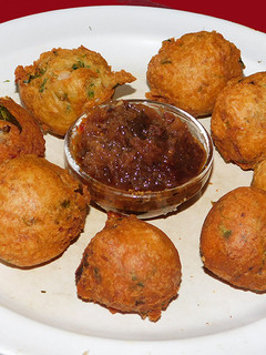 தேங்காய் போண்டா செய்முறை முக்கிய புகைப்படம்