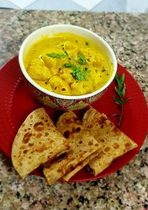 A picture of Simple plain paratha.