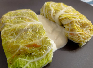 Foto di Involtini di verza e ceci con salsa alla senape