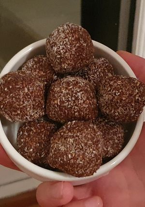 Una foto de Trufas de chocolate y coco