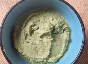 Una foto de Hummus de palta