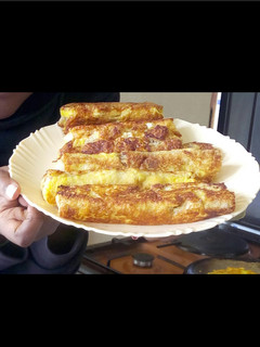 A picture of Bread -Sausage rolls#author marathon.